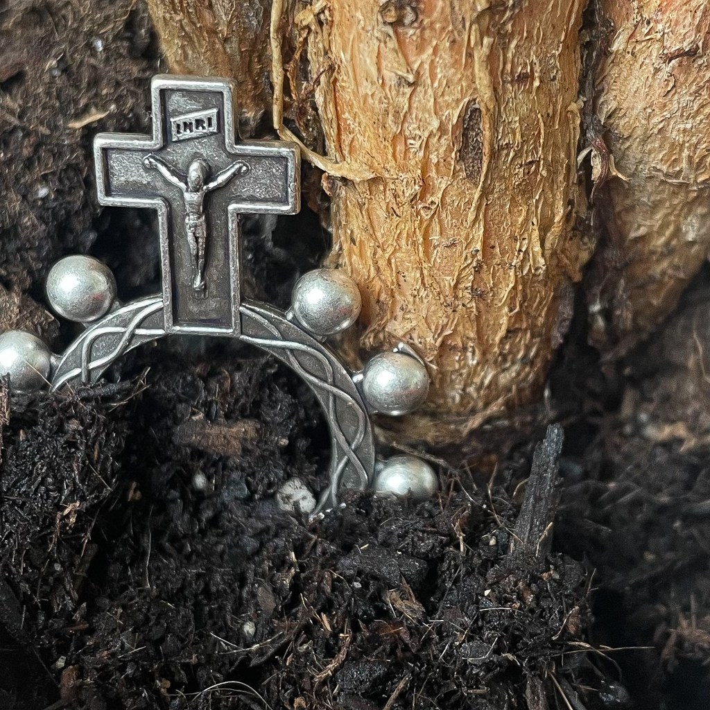 Glory Be by Jeán Et Joie: a serene stream of soulful&nbsp;symphony.