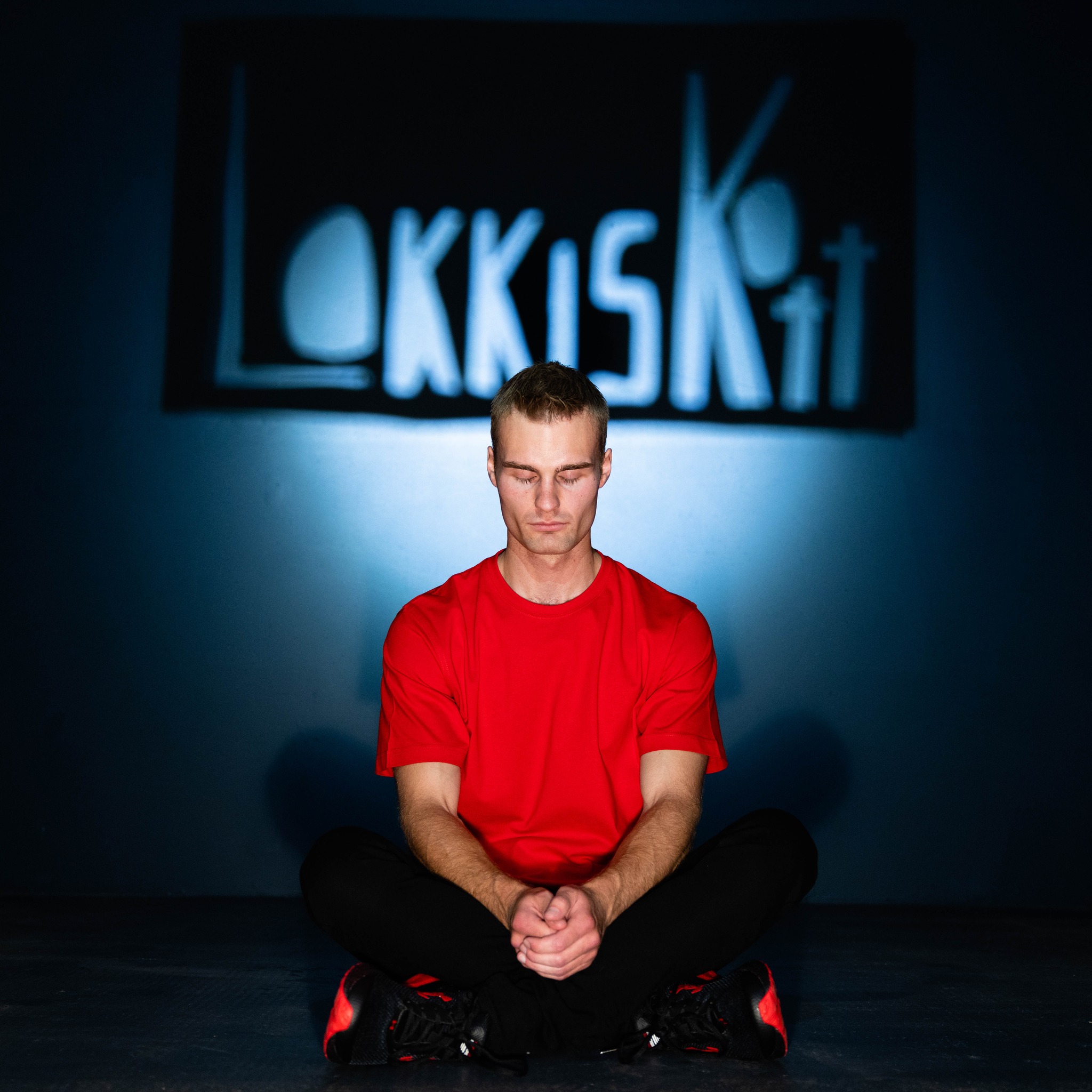 LokkisKott’s ‘Deep Inside’ shatters your brain with its vocals.