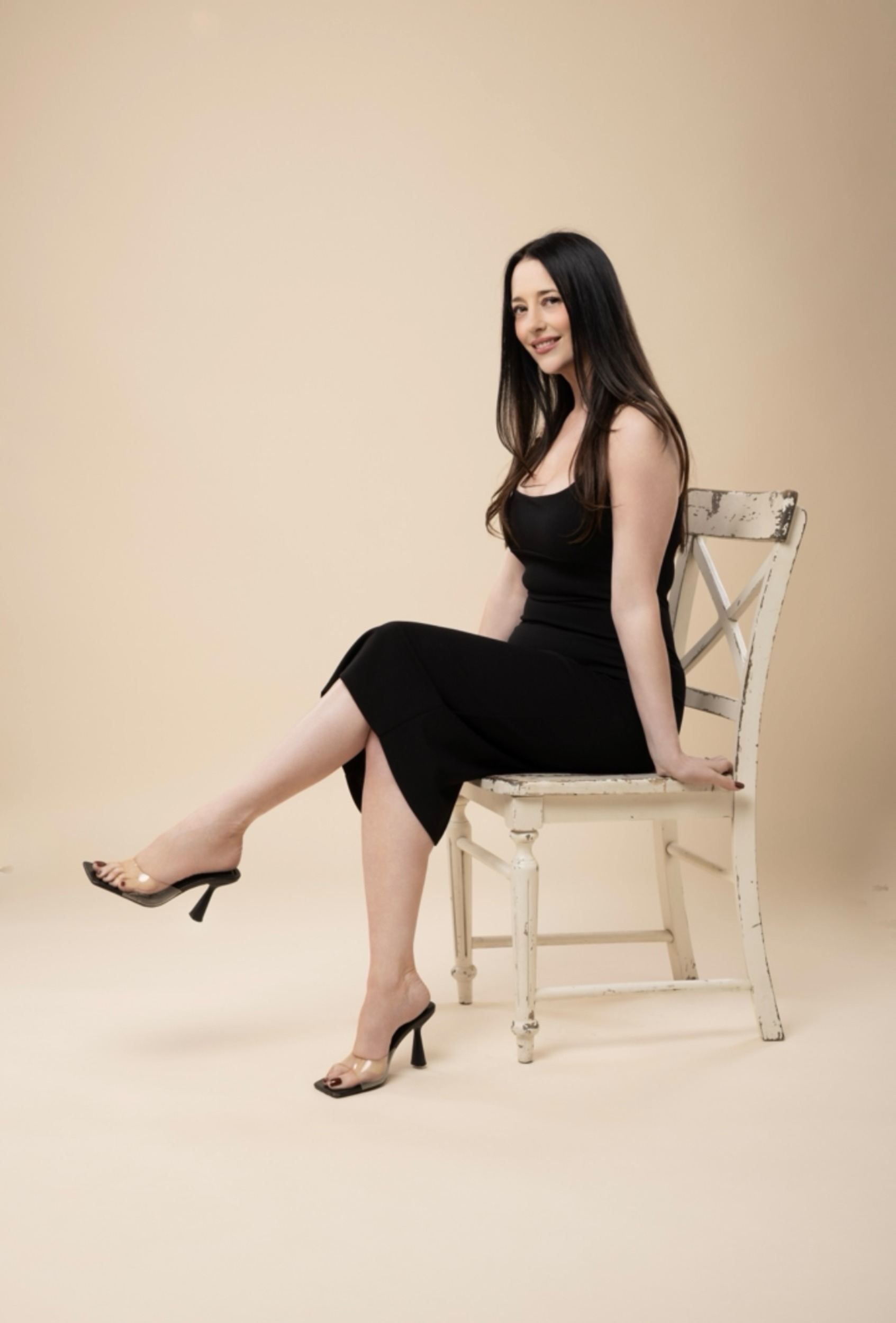 Angela Inkson Uplifts The Listeners With Her Latest Single “The Real You”.