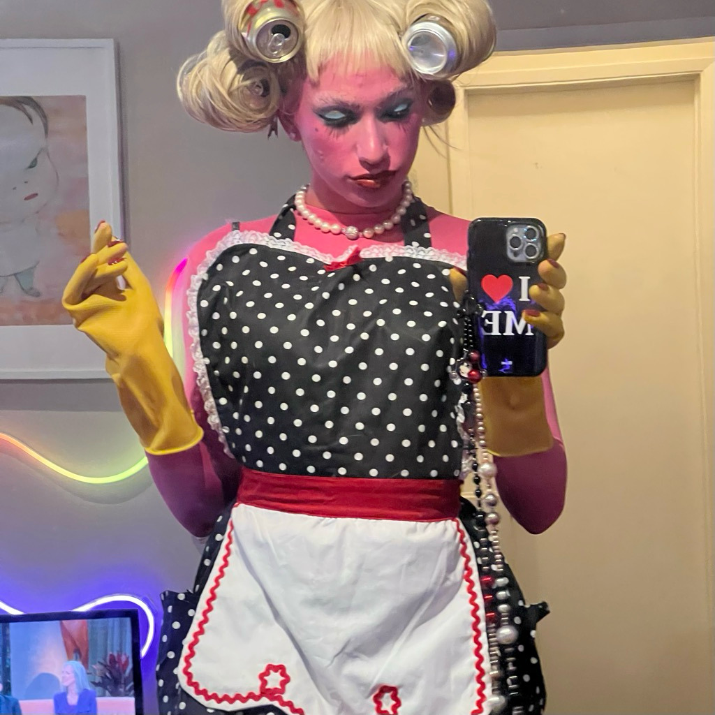 Cover art of the single "DIRTY LAUNDRY" by Anna Thoresen