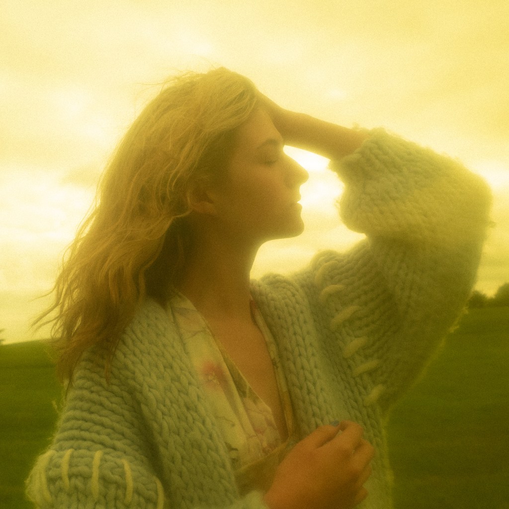 Ava Valianti Finds Beauty in Heartbreak in Her Latest Release, “Buttercups”