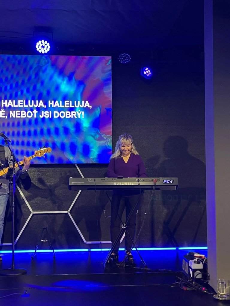 Woman, Gospel, Christian, Catholic, God, Blue, Performance, Keyboard, Piano, Czech, Ostrava, Church, Musician, Music, Artist, Singer, Song