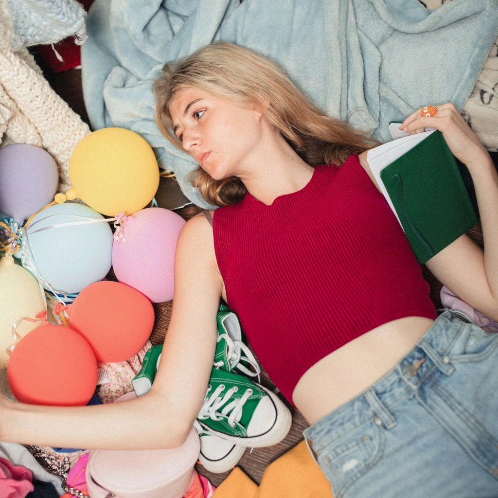 Woman, Girl, 15, Teenager, Adolescent, Child, High School, Red, Top, Shoes, Converse, Messy, Clothes, Book, Diary, Music, Musician, Artist, Singer