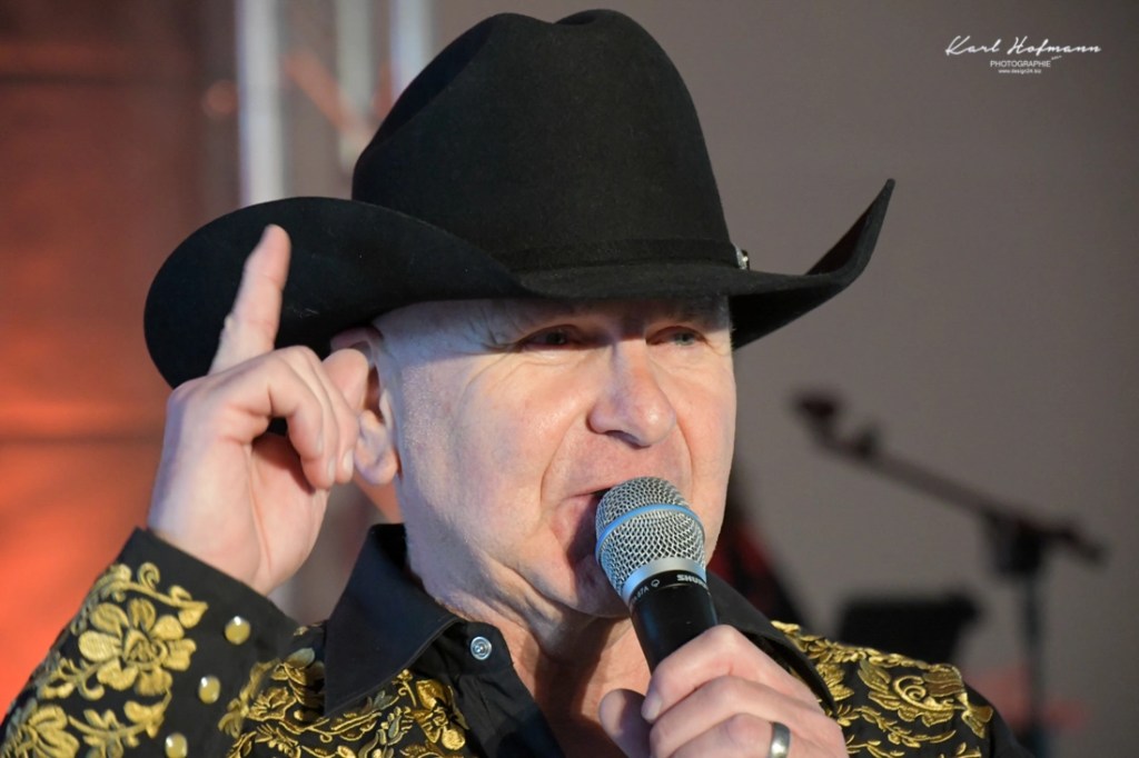 Man, Hat, Country, Pop, Cowboy Hat, Shirt, Golden, Southern, Mic, Performing, Music, Song, Musician, Singer, Artist