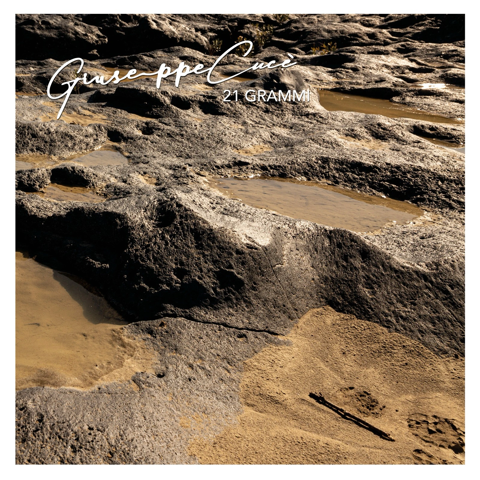 Giuseppe Cucé’s “21grammi” is About Finding Light in the Weight We Carry