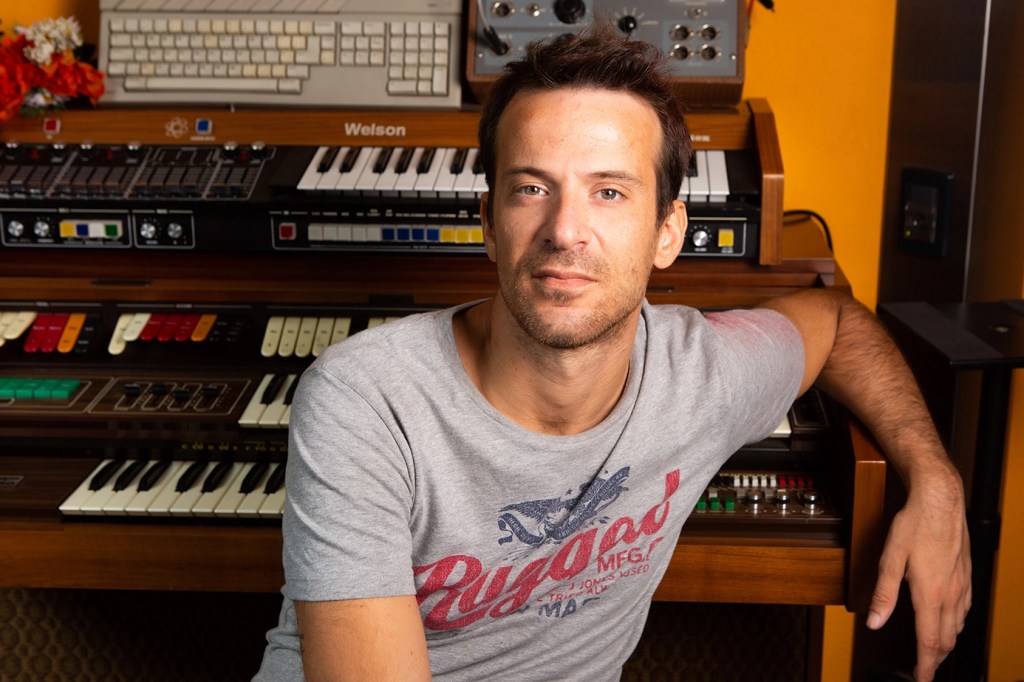 Man, Music, Musician, Artist, Piano, Keys, Keyboard, Equipment, Sound, System, Table, Wood, Grey, T-shirt, Studio, Xylophone, Jazz, Instrumental