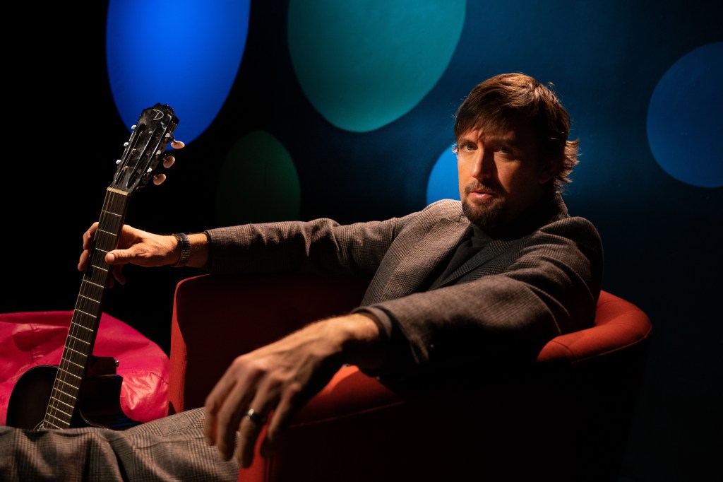 Man, Music, Musician, Artist, Singer, Guitar, Rock, Pop, Dark, Lighting, Picture, Studio, Chair, Seat, Beanbag, Couch
