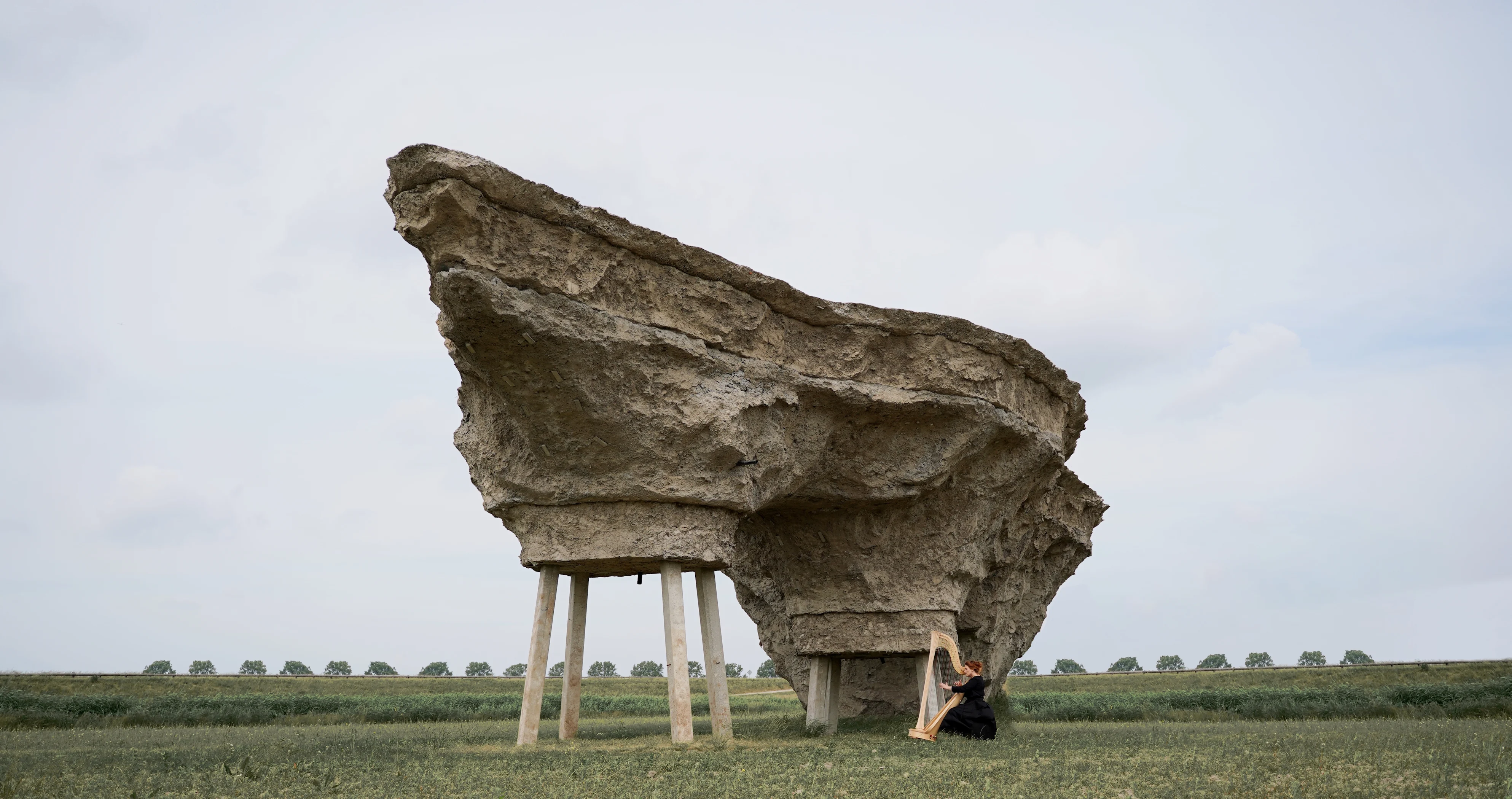AMBIENT CLASSICAL MUSIC